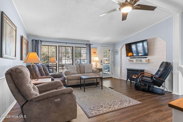 308 Ridgewood Drive NW, Calabash, NC 28467