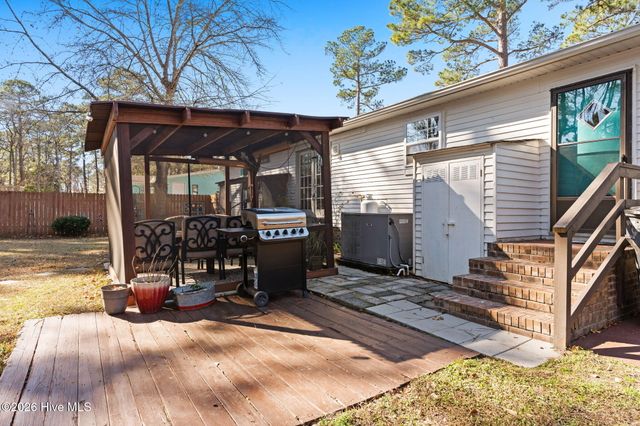 308 Ridgewood Drive NW, Calabash, NC 28467