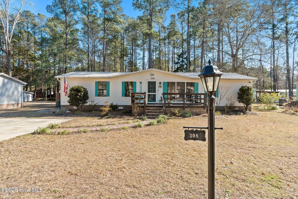 308 Ridgewood Drive NW, Calabash, NC 28467