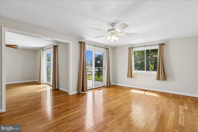 10400 CAPEHART CT, Gaithersburg, MD 20886