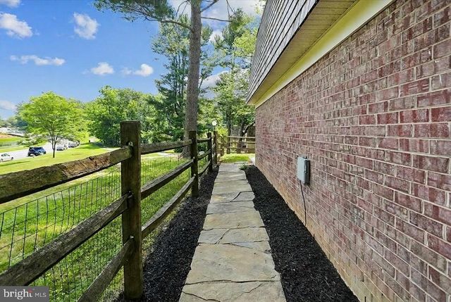 10400 CAPEHART CT, Gaithersburg, MD 20886
