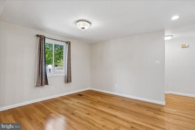 10400 CAPEHART CT, Gaithersburg, MD 20886