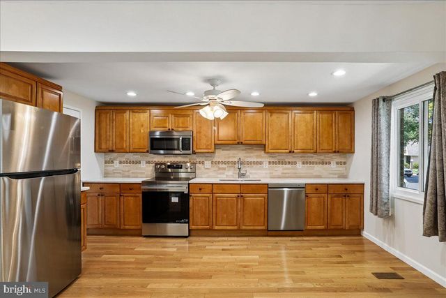 10400 CAPEHART CT, Gaithersburg, MD 20886