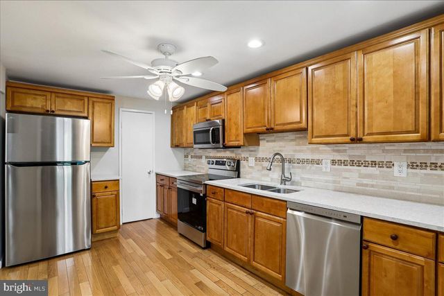 10400 CAPEHART CT, Gaithersburg, MD 20886