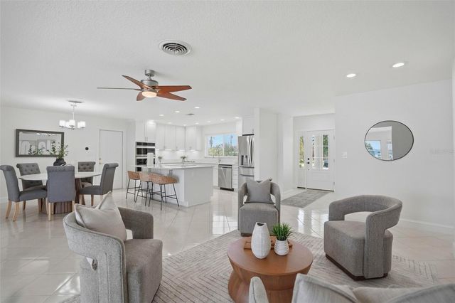 7172 S SHORE DRIVE S, St Petersburg, FL 33707