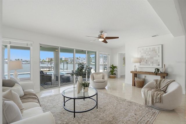 7172 S SHORE DRIVE S, St Petersburg, FL 33707