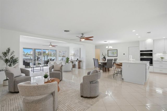 7172 S SHORE DRIVE S, St Petersburg, FL 33707