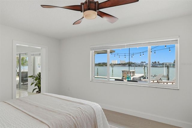 7172 S SHORE DRIVE S, St Petersburg, FL 33707