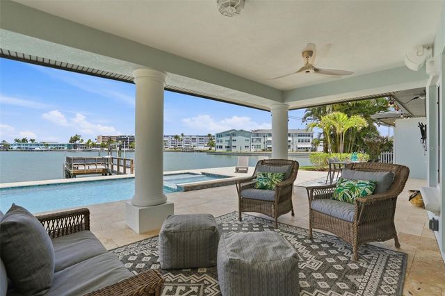 7172 S SHORE DRIVE S, St Petersburg, FL 33707