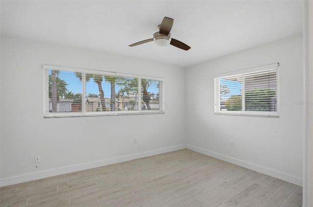 7172 S SHORE DRIVE S, St Petersburg, FL 33707