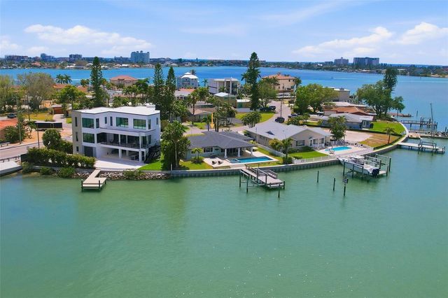 7172 S SHORE DRIVE S, St Petersburg, FL 33707