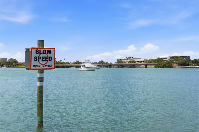 7172 S SHORE DRIVE S, St Petersburg, FL 33707