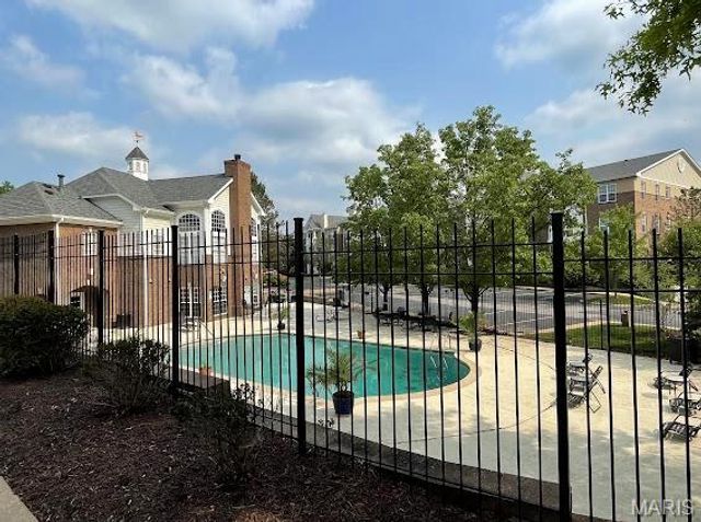 13115 Mill Crossing Court 300, St Louis, MO 63141