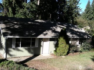 100 NE Briggadun Drive, Belfair, WA 98528