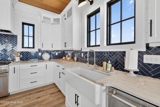 1423 N Shore Drive, Surf City, NC 28445