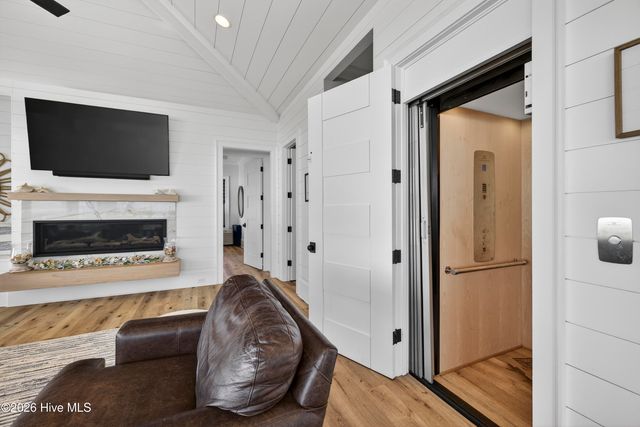 1423 N Shore Drive, Surf City, NC 28445