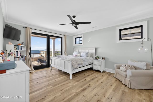 1423 N Shore Drive, Surf City, NC 28445