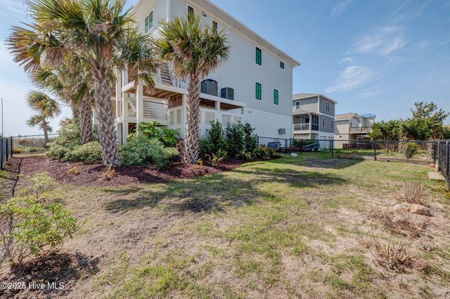 1423 N Shore Drive, Surf City, NC 28445