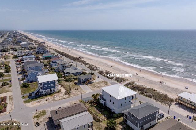 1423 N Shore Drive, Surf City, NC 28445