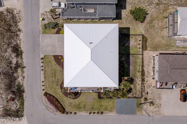 1423 N Shore Drive, Surf City, NC 28445