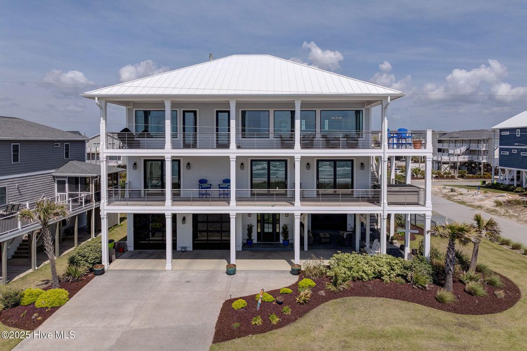 1423 N Shore Drive, Surf City, NC 28445