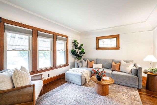 2132 S 62nd STREET, West Allis, WI 53219