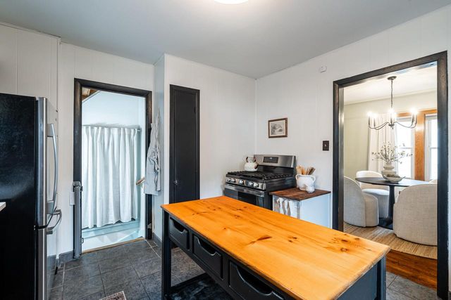 2132 S 62nd STREET, West Allis, WI 53219
