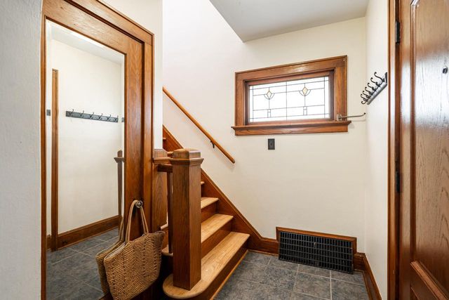 2132 S 62nd STREET, West Allis, WI 53219
