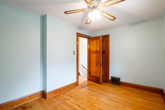 2132 S 62nd STREET, West Allis, WI 53219