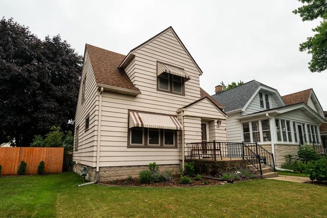 2132 S 62nd STREET, West Allis, WI 53219