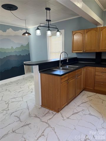 299 Thirteenth Street, Cramerton, NC 28032