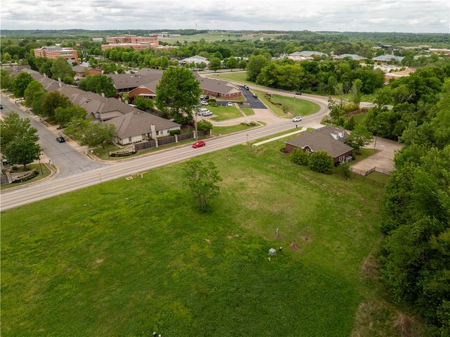 170 E Appleby Road, Fayetteville, AR 72703