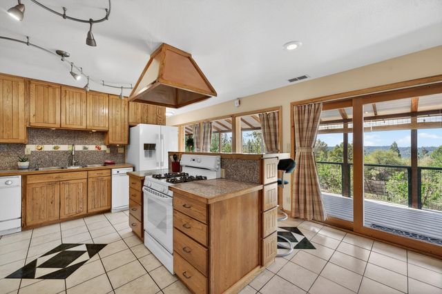 3150 Stope Dr, Placerville, CA 95667