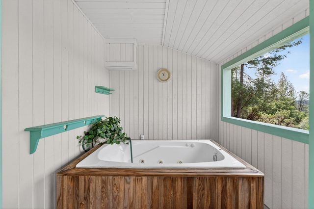 3150 Stope Dr, Placerville, CA 95667