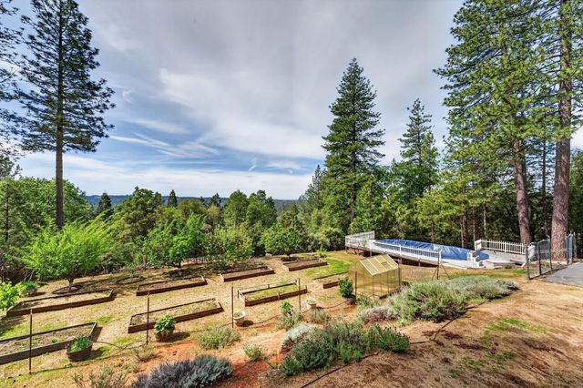 3150 Stope Dr, Placerville, CA 95667
