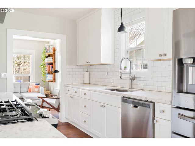 3311 Se 66TH Ave, Portland, OR 97206