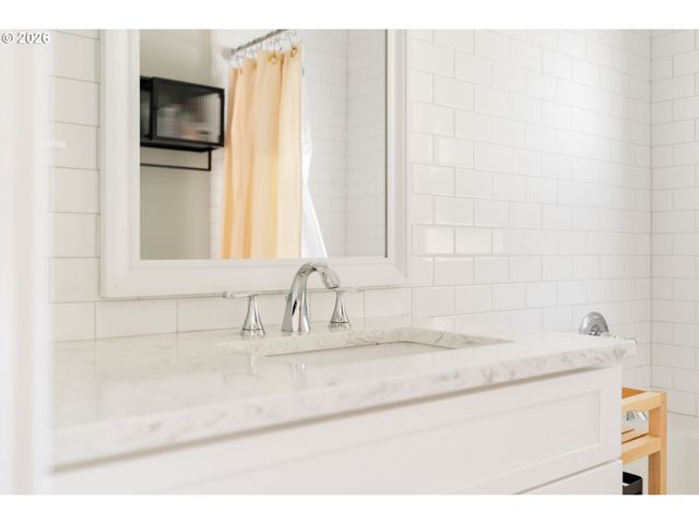 3311 Se 66TH Ave, Portland, OR 97206