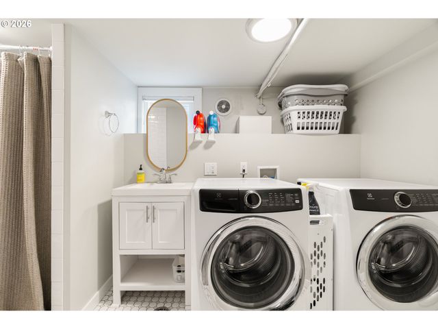 3311 Se 66TH Ave, Portland, OR 97206