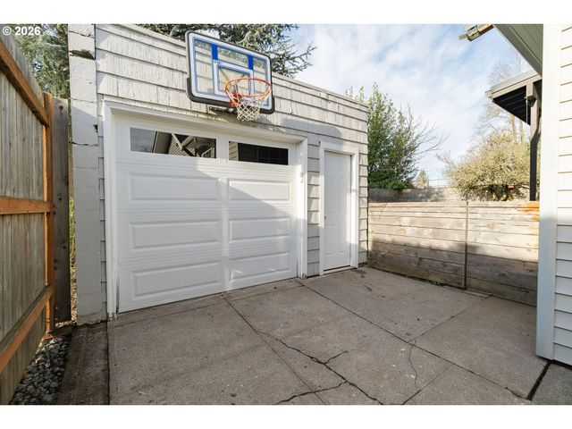 3311 Se 66TH Ave, Portland, OR 97206