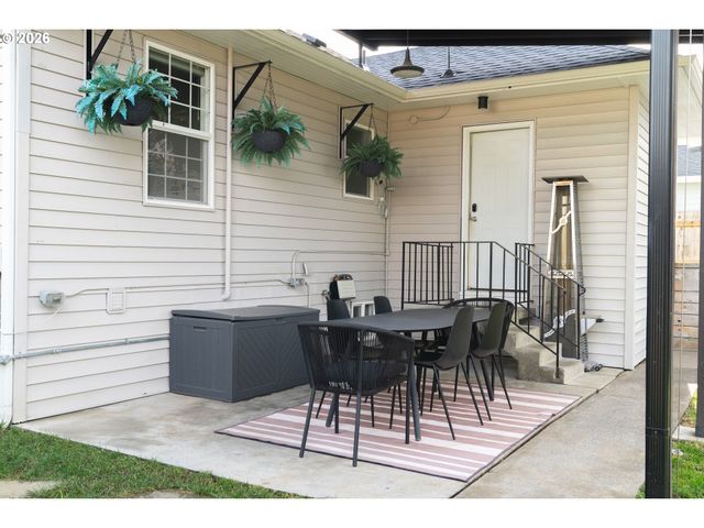 3311 Se 66TH Ave, Portland, OR 97206