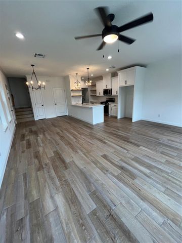 114 Capetown Circle, Montgomery, TX 77356