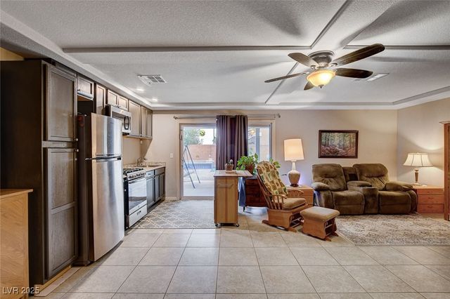 9656 Paraiso Springs Street, Las Vegas, NV 89139