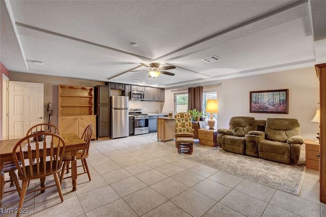 9656 Paraiso Springs Street, Las Vegas, NV 89139