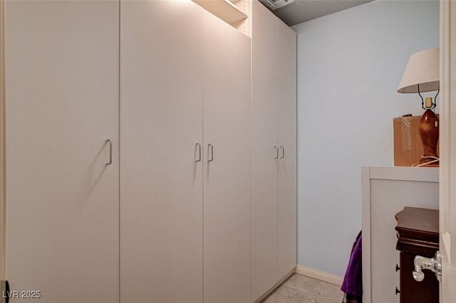 9656 Paraiso Springs Street, Las Vegas, NV 89139