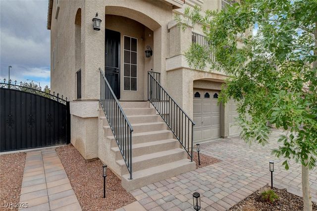 9656 Paraiso Springs Street, Las Vegas, NV 89139