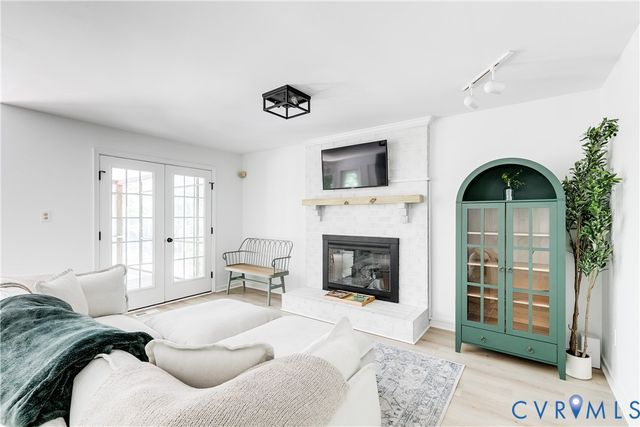 1968 Huguenot Hundred Dr, Midlothian, VA 23113