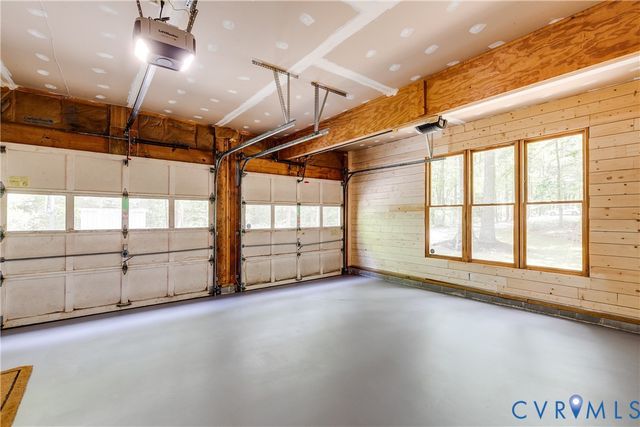 1968 Huguenot Hundred Dr, Midlothian, VA 23113