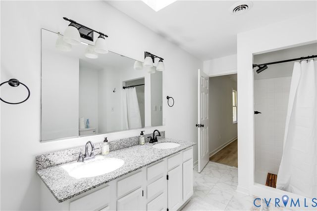 1968 Huguenot Hundred Dr, Midlothian, VA 23113
