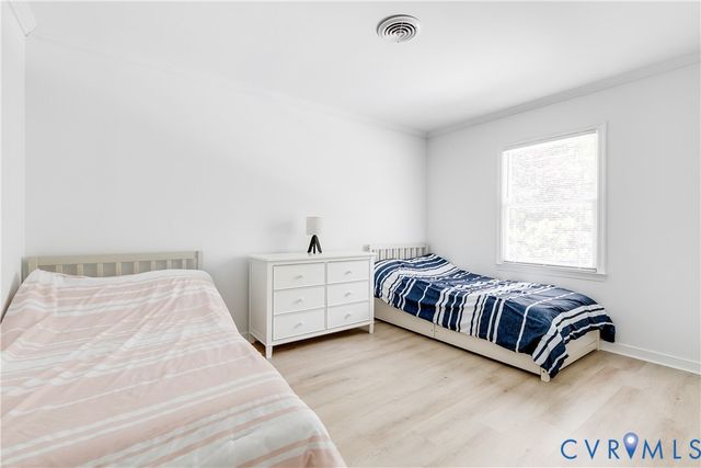 1968 Huguenot Hundred Dr, Midlothian, VA 23113