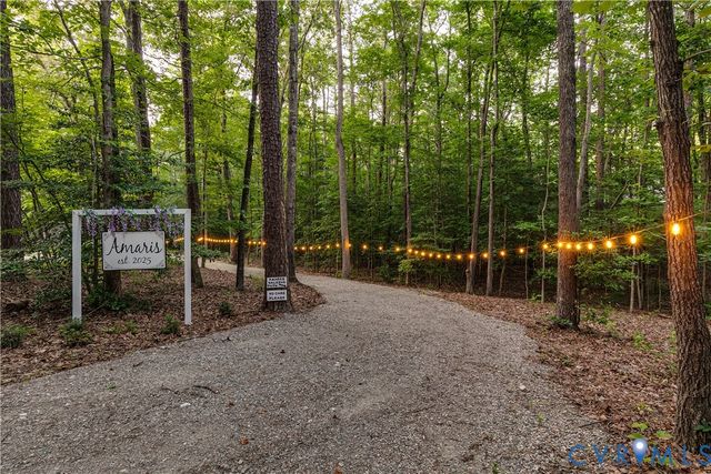 1968 Huguenot Hundred Dr, Midlothian, VA 23113